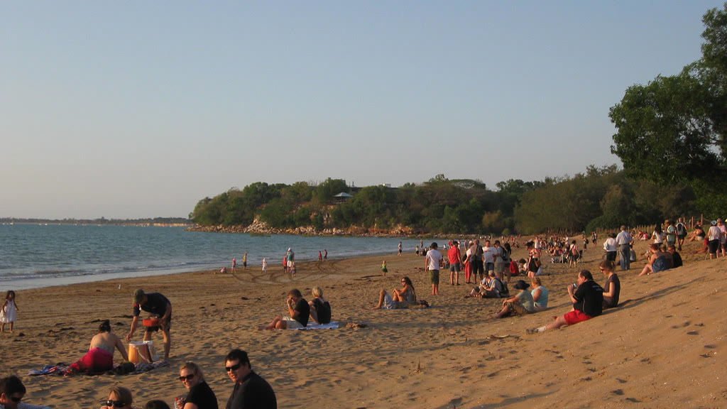 Sunset over Mindil Beach Darwin. Atmosphere for Top End markets and evenings. Photo Sarah M Stewart. License CC BY 2.0.